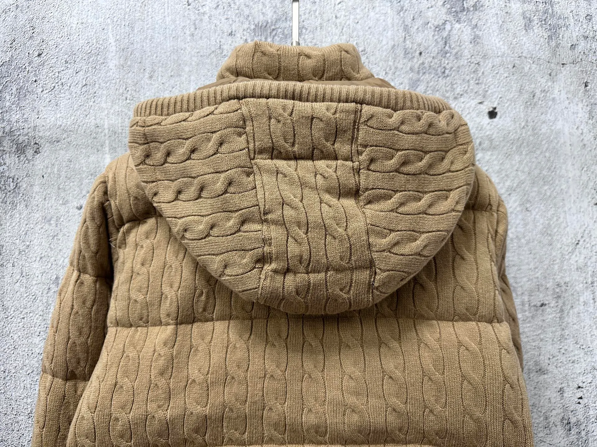 ￼ P1000 【Rah Lauren】Ralph Lauren cable down jacket. The warmth of winter is within reach. Combining classic cable knit with warm down, Rah Lauren's texture choice. Warm winter colors, the answer to classics and style. ❄️Needless to say, the texture speaks for itself and defines your winter style. Color Black Khaki Size S-XL